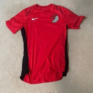 Red and Black Portland TrailBlazersshirt